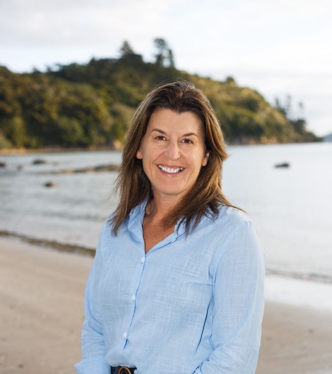 Jo portrait (medium) min